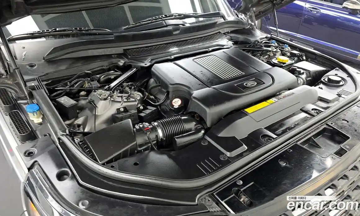 Land Rover Range-Rover 2015 4.4 гидро в Москве № 1423377, фото 6