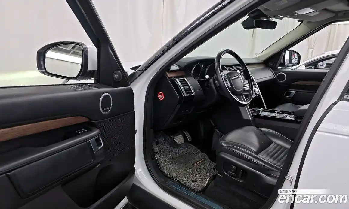 Land Rover Discovery 2017 3.0 гидро в Москве № 1423386, фото 10