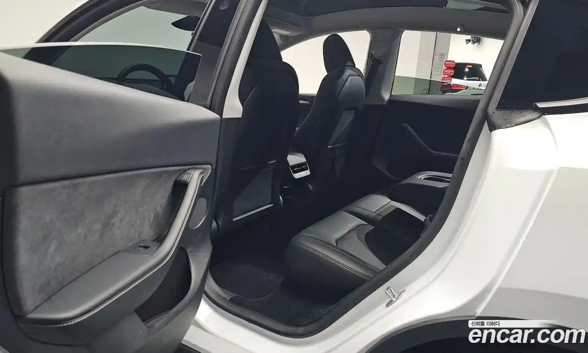 Tesla Model Y 2024 0.2 гидро в Москве № 1423801, фото 11