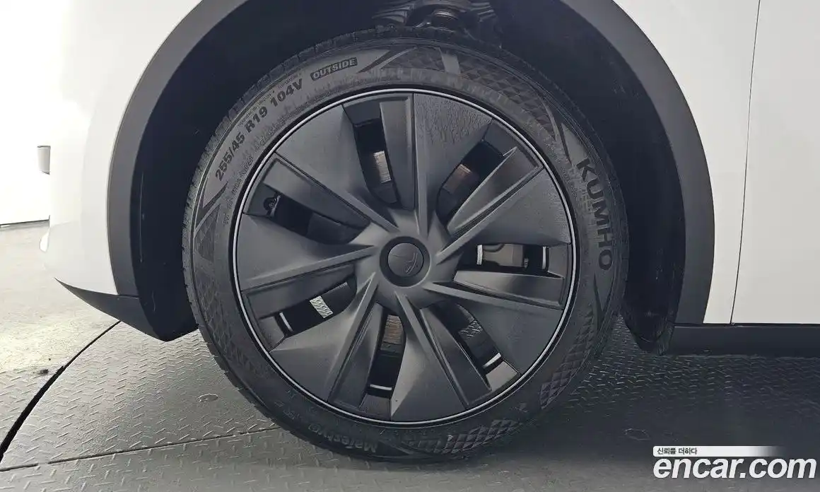 Tesla Model Y 2024 0.2 гидро в Москве № 1423801, фото 5