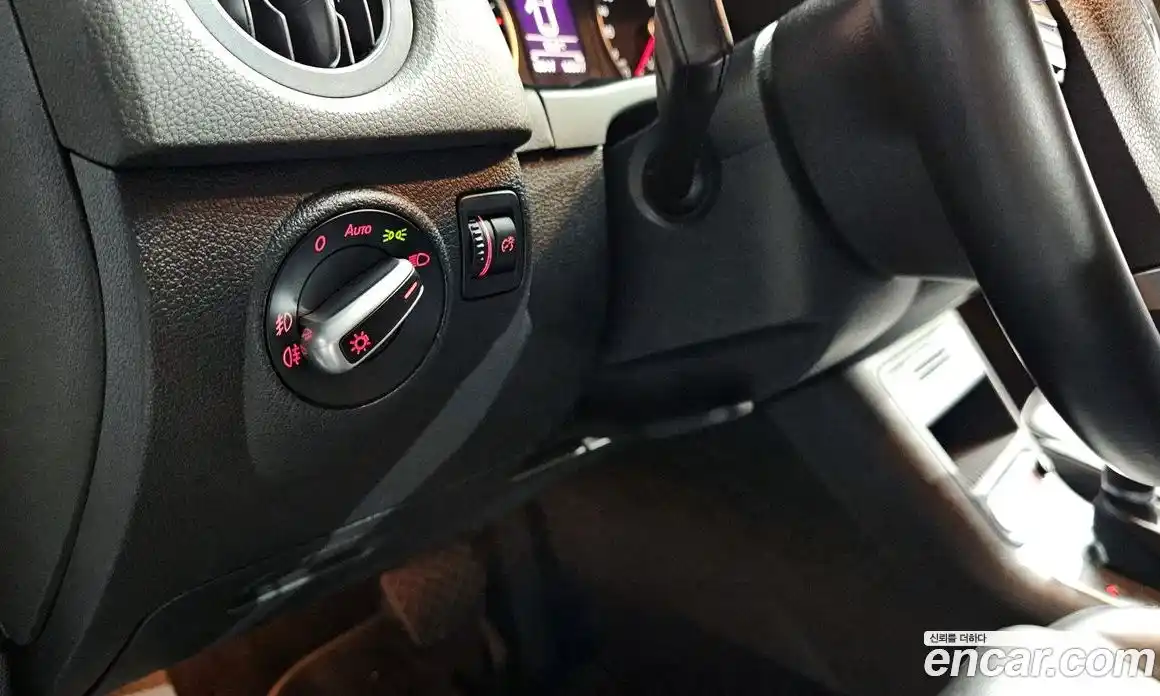 Volkswagen Tiguan 2015 2.0 гидро в Москве № 1424082, фото 14