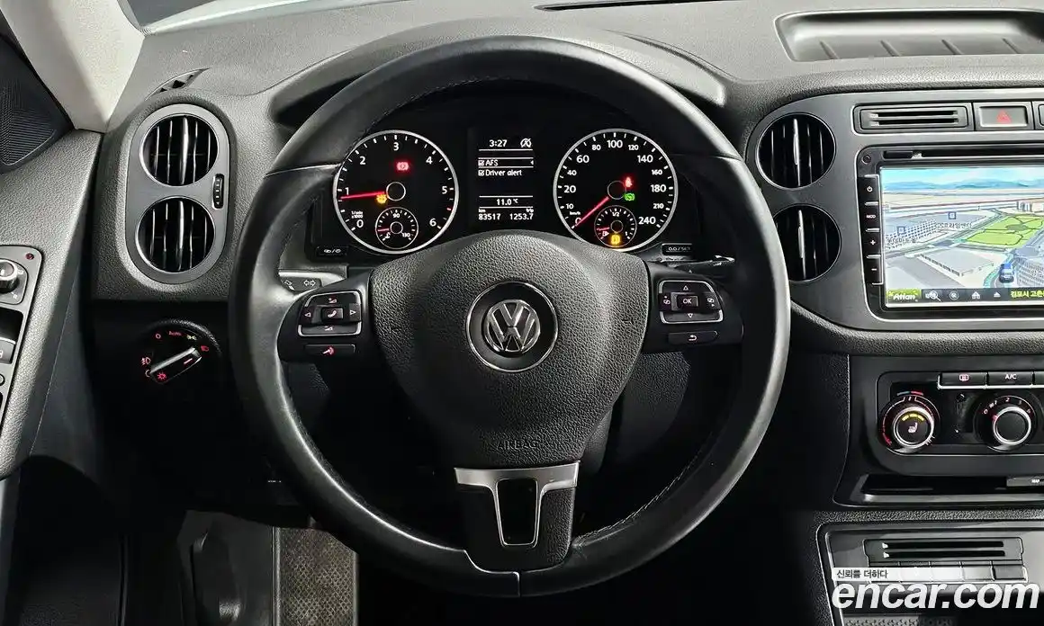 Volkswagen Tiguan 2015 2.0 гидро в Москве № 1424082, фото 15