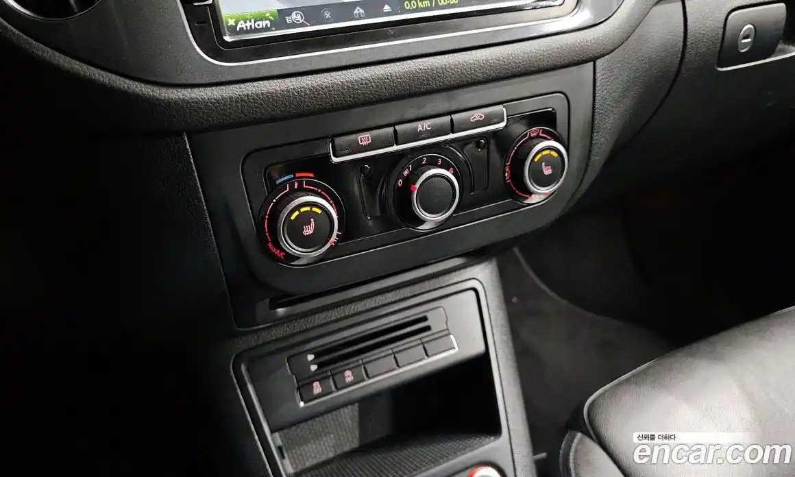 Volkswagen Tiguan 2015 2.0 гидро в Москве № 1424082, фото 19