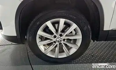 Volkswagen Tiguan 2015 2.0 гидро в Москве № 1424082, миниатюра 5