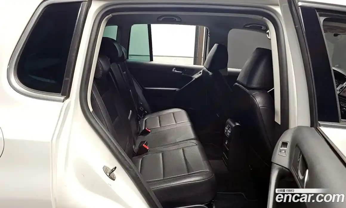 Volkswagen Tiguan 2011 2.0 гидро в Москве № 1424126, фото 11