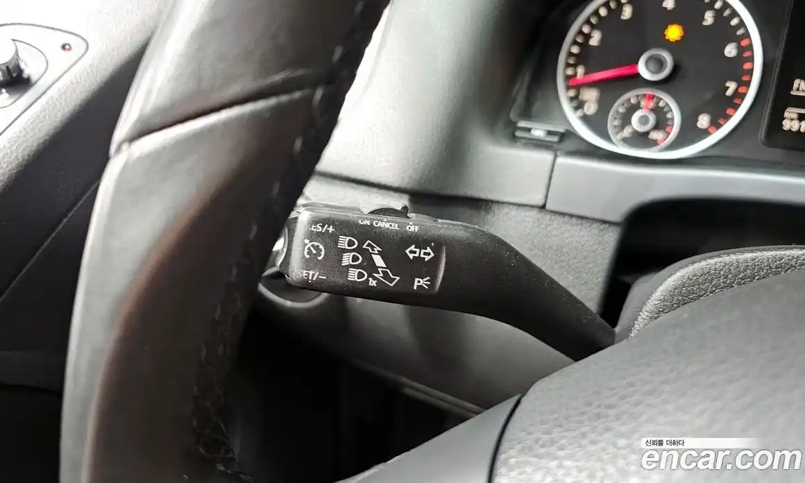 Volkswagen Tiguan 2011 2.0 гидро в Москве № 1424126, фото 17