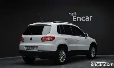 Volkswagen Tiguan 2011 2.0 гидро в Москве № 1424126, миниатюра 2