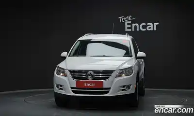 Volkswagen Tiguan 2011 2.0 гидро в Москве № 1424126, миниатюра 3