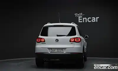 Volkswagen Tiguan 2011 2.0 гидро в Москве № 1424126, миниатюра 4