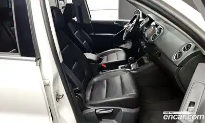 Volkswagen Tiguan 2011 2.0 гидро в Москве № 1424126, миниатюра 10