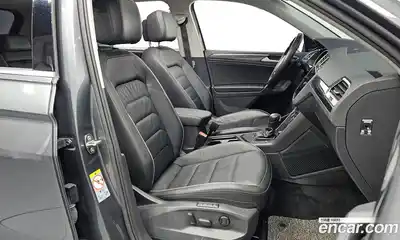 Volkswagen Tiguan 2020 2.0 гидро в Москве № 1424261, миниатюра 11