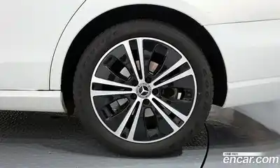 Mercedes-Benz E-Class 2021 2.0 гидро в Москве, миниатюра 5