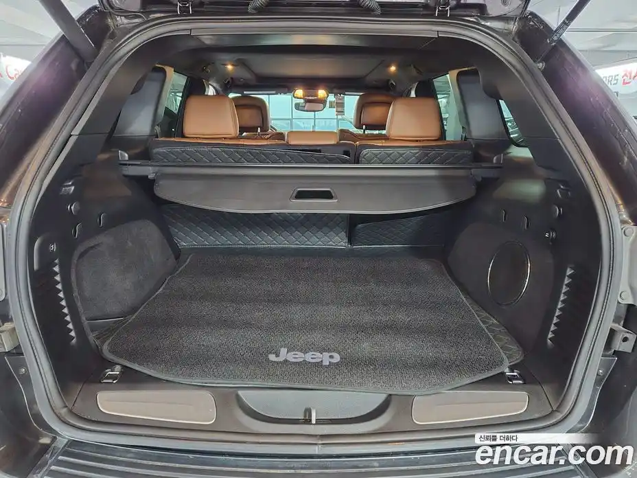 Jeep Cherokee 2021 3.6 гидро в Москве № 170046, фото 17