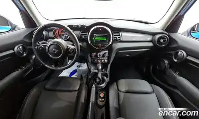 Mini Cooper 2019 1.5 гидро в Москве № 180204, миниатюра 7
