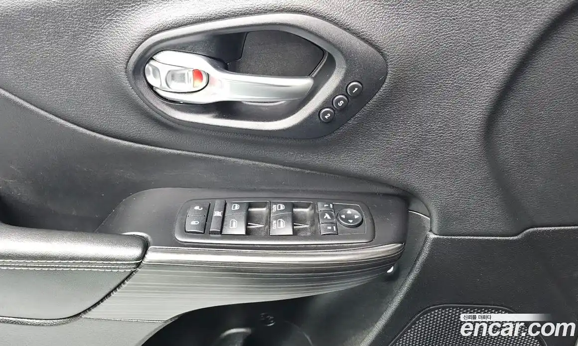 Jeep Cherokee 2014 2.0 гидро в Москве № 232688, фото 12