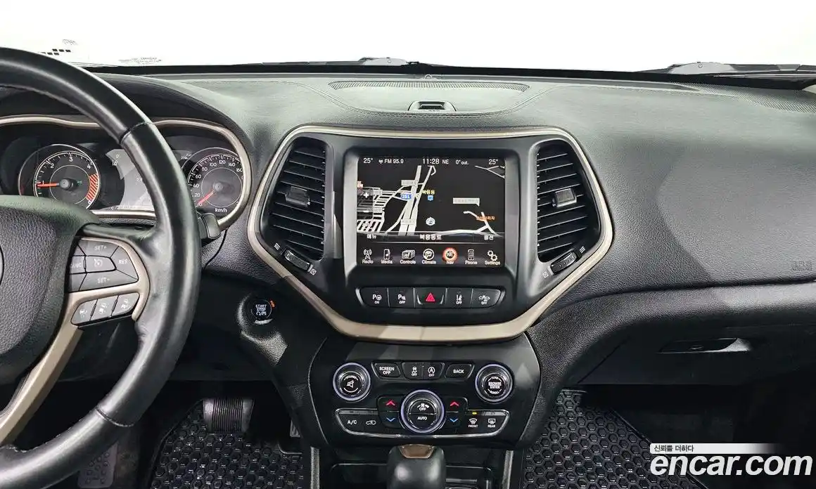 Jeep Cherokee 2014 2.0 гидро в Москве № 232688, фото 15