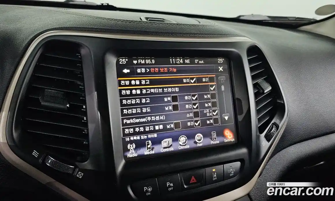 Jeep Cherokee 2014 2.0 гидро в Москве № 232688, фото 17