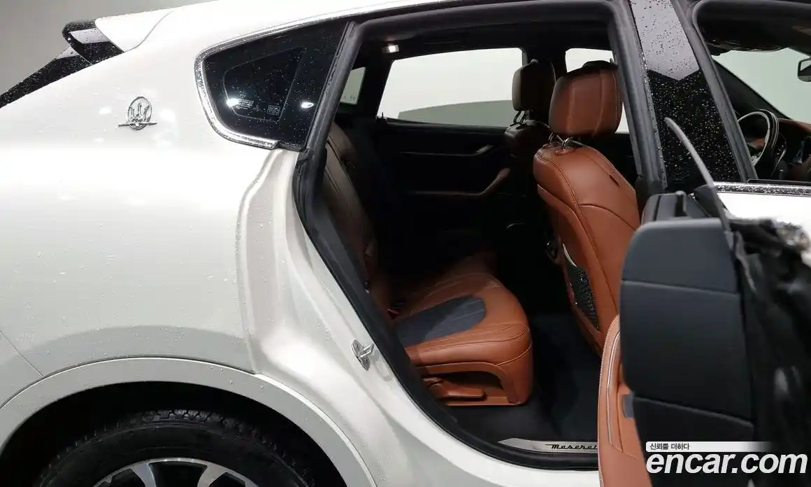 Maserati Levante 2018 3.0 гидро в Москве № 255955, фото 12