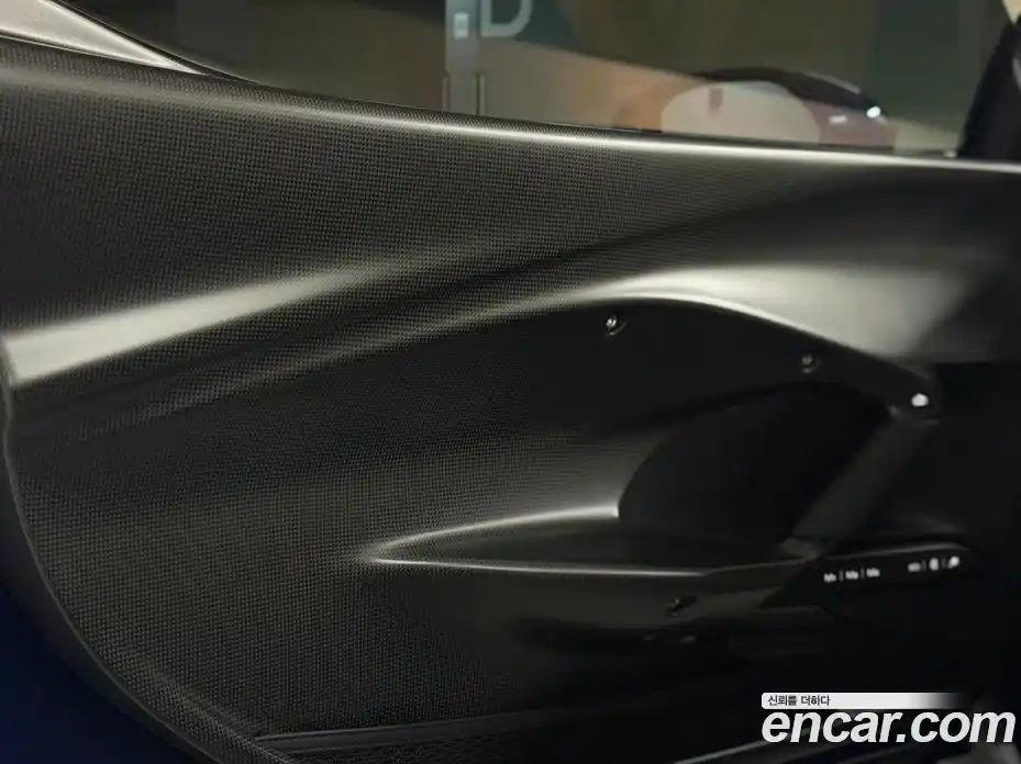 Ferrari 296 2023 3.0 гидро в Москве № 336409, фото 8