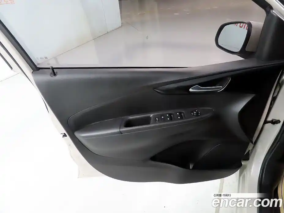 Chevrolet Spark 2015 1.0 гидро в Москве, фото 13