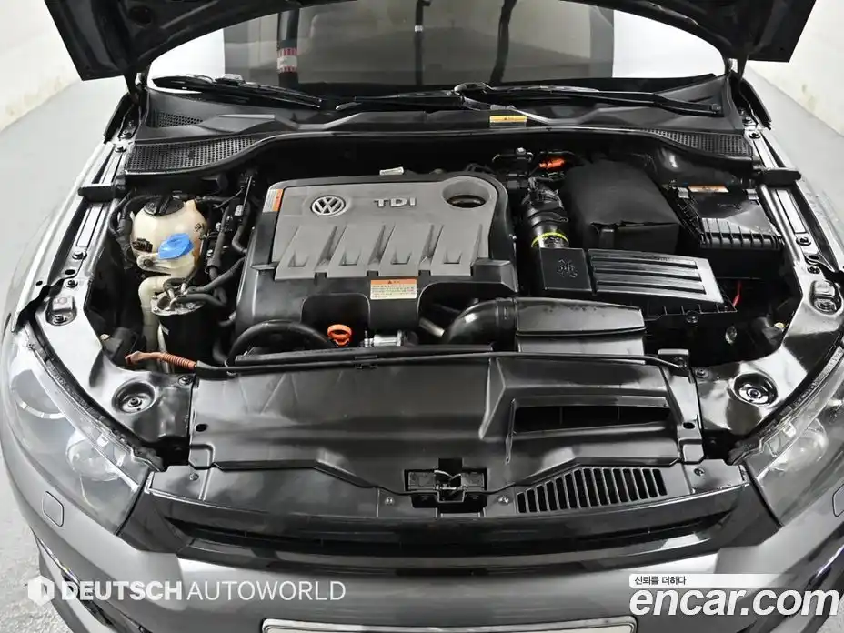 Volkswagen Scirocco 2013 2.0 гидро в Москве № 1198265, фото 6