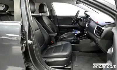 Kia Stonic 2017 1.6 гидро в Москве № 134370, миниатюра 11