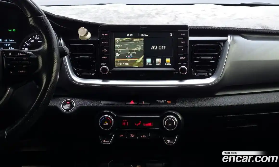 Kia Stonic 2017 1.6 гидро в Москве № 134370, фото 14
