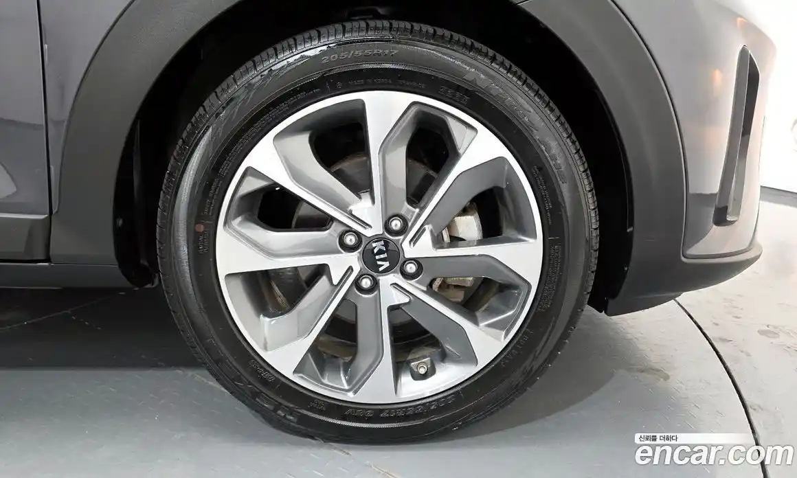 Kia Stonic 2017 1.6 гидро в Москве № 134370, фото 5
