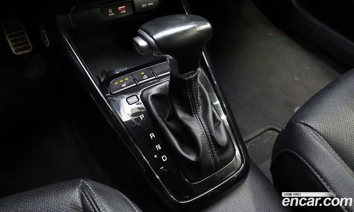 Kia Stonic 2017 1.6 гидро в Москве № 134370, фото 9