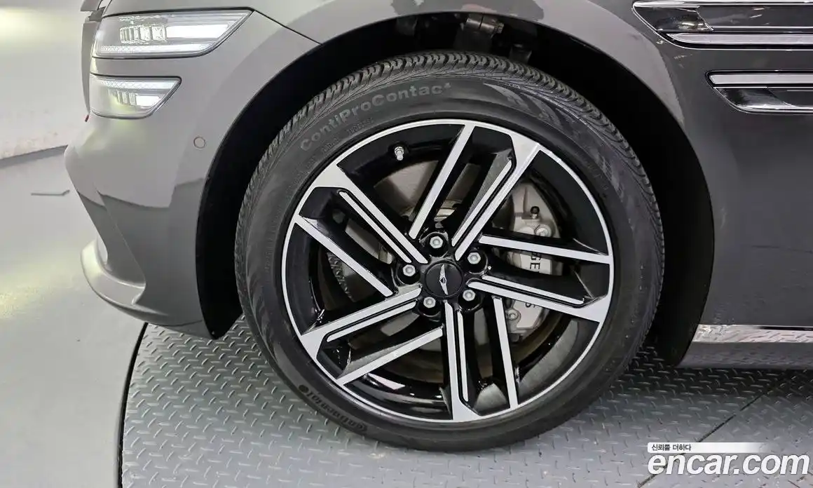 Genesis G80 2024 2.5 гидро в Москве, фото 5