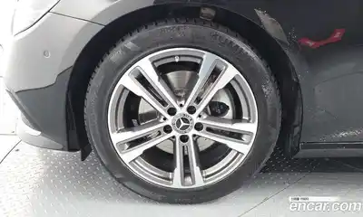 Mercedes-Benz E-Class 2023 2.0 гидро в Москве № 1403296, миниатюра 5