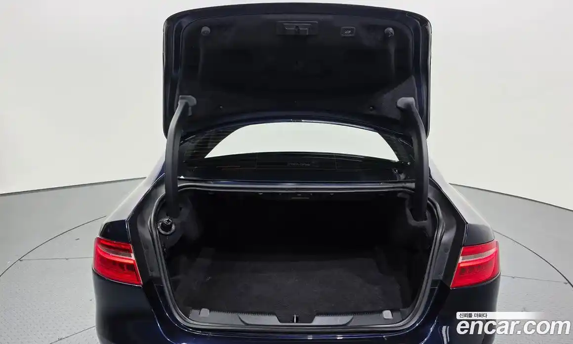 Jaguar XE 2016 2.0 гидро в Москве № 1403866, фото 20
