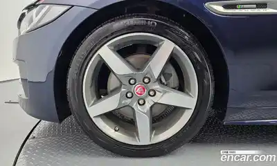 Jaguar XE 2016 2.0 гидро в Москве № 1403866, миниатюра 5