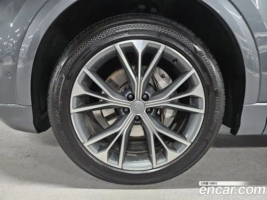 Audi Q8 2021 3.0 гидро в Москве № 1404493, фото 19