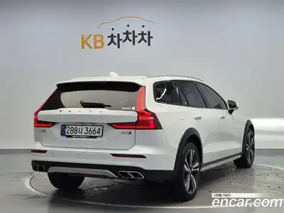 Volvo V60 2021 2.0 гидро в Москве № 1404585, миниатюра 3