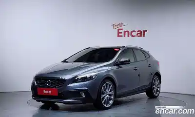 Volvo V40, 2016