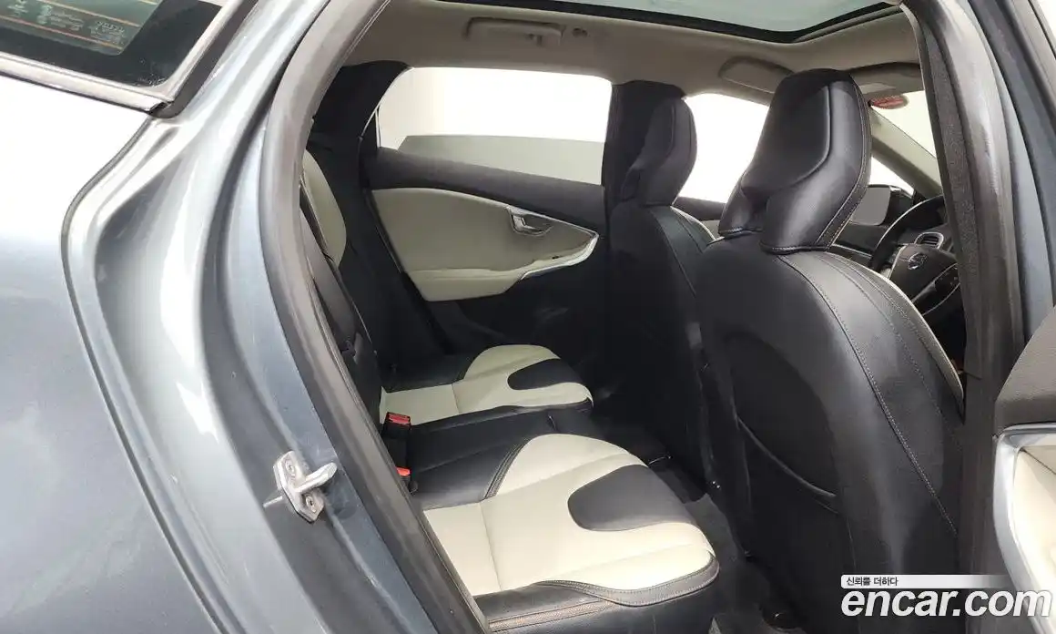 Volvo V40 2016 2.0 гидро в Москве № 1404641, фото 11
