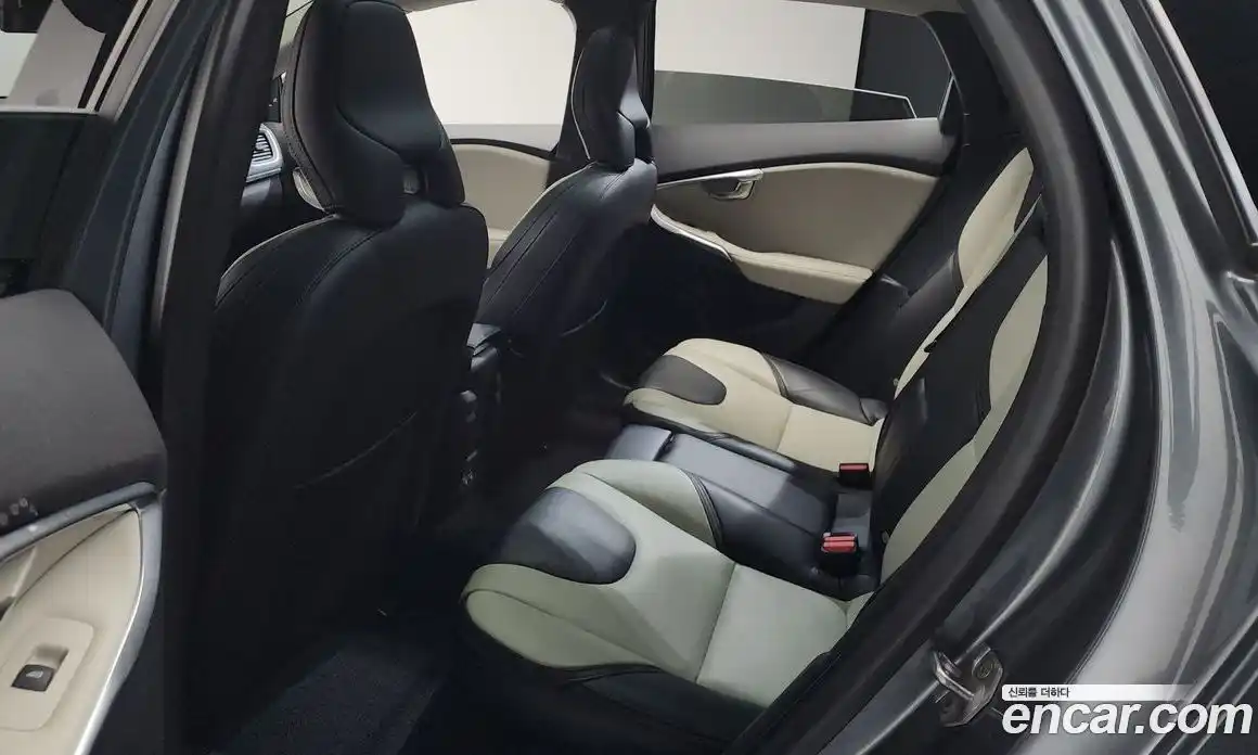 Volvo V40 2016 2.0 гидро в Москве № 1404641, фото 20