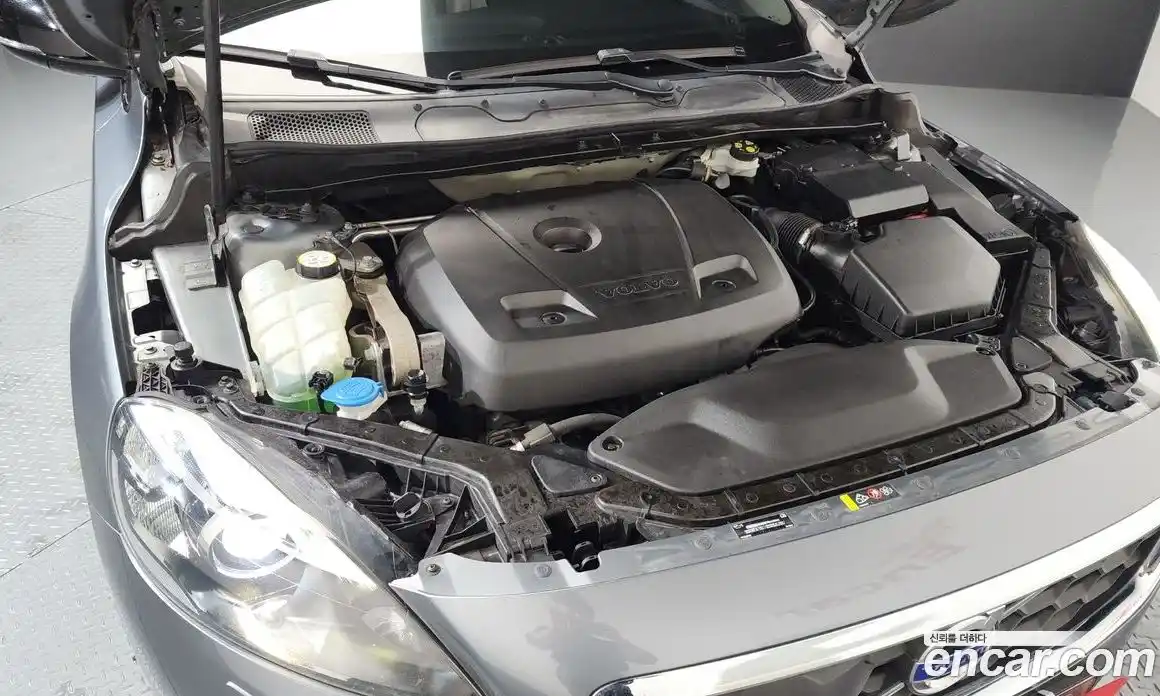 Volvo V40 2016 2.0 гидро в Москве № 1404641, фото 6