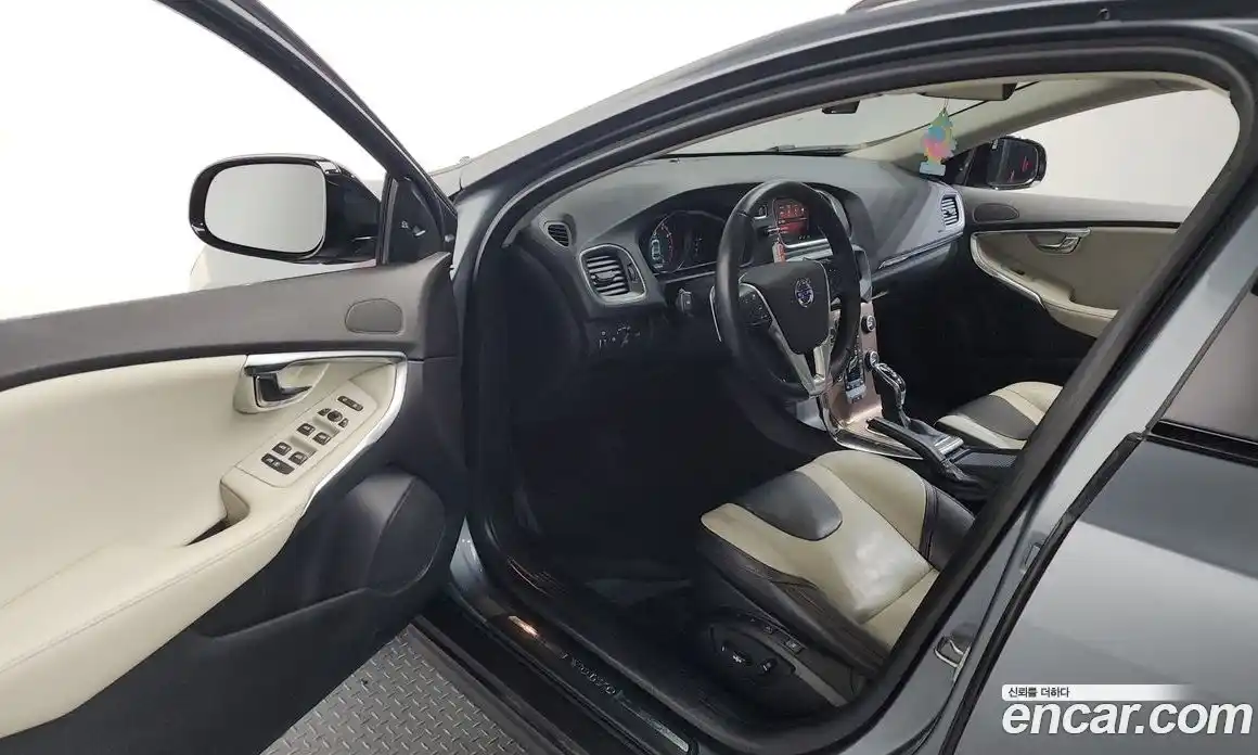 Volvo V40 2016 2.0 гидро в Москве № 1404641, фото 10