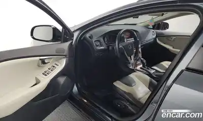 Volvo V40 2016 2.0 гидро в Москве № 1404641, миниатюра 10