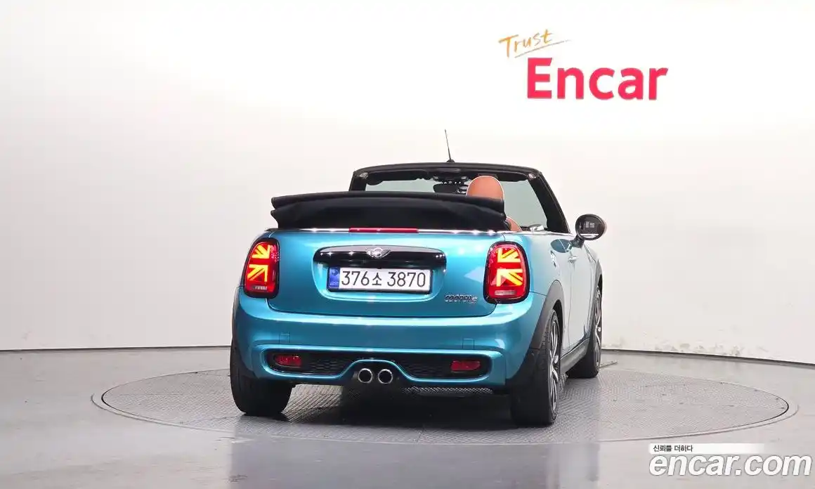 Mini Cooper Convertible 2016 2.0 гидро в Москве № 1405214, фото 4