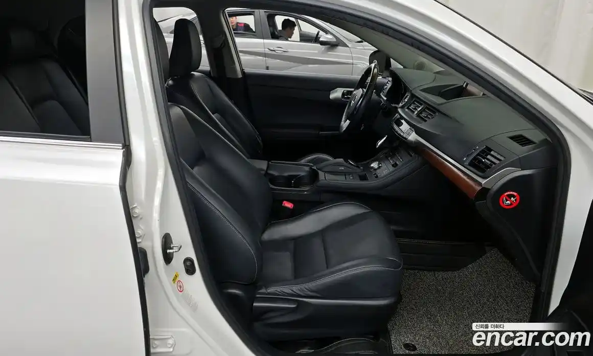 Lexus CT200h 2012 1.8 гидро в Москве № 1405400, фото 12