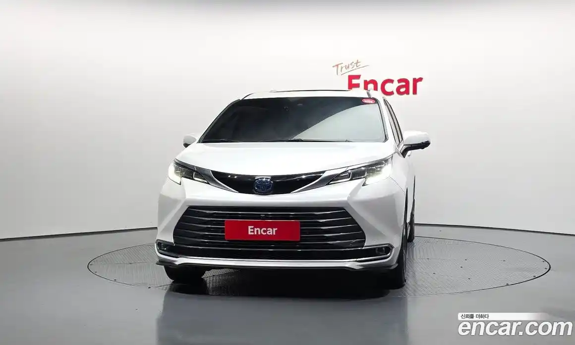 Toyota Sienna 2025 2.5 гидро в Москве № 1405959, фото 3