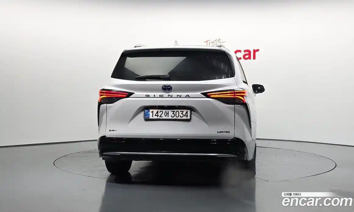 Toyota Sienna 2025 2.5 гидро в Москве № 1405959, фото 4