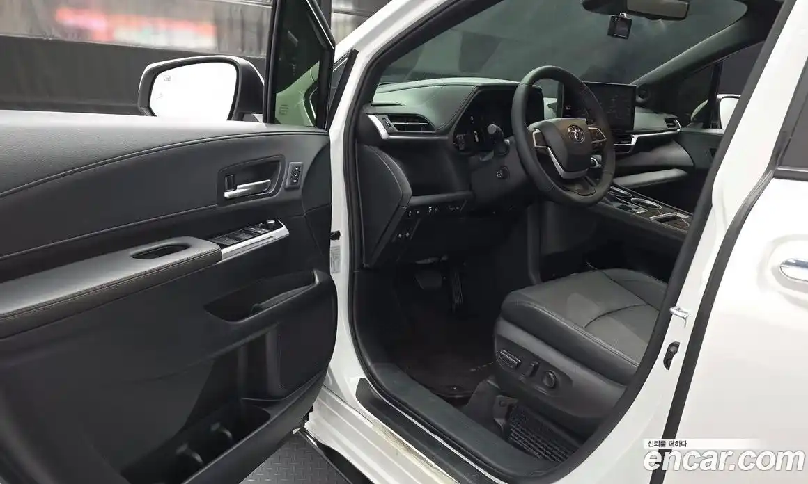 Toyota Sienna 2025 2.5 гидро в Москве № 1405959, фото 10