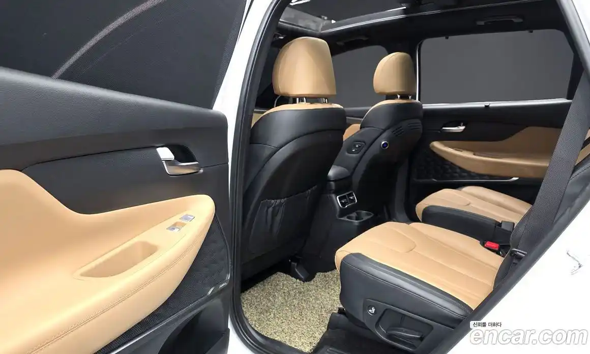 Hyundai Santa Fe 2023 1.6 гидро в Москве № 1417030, фото 11