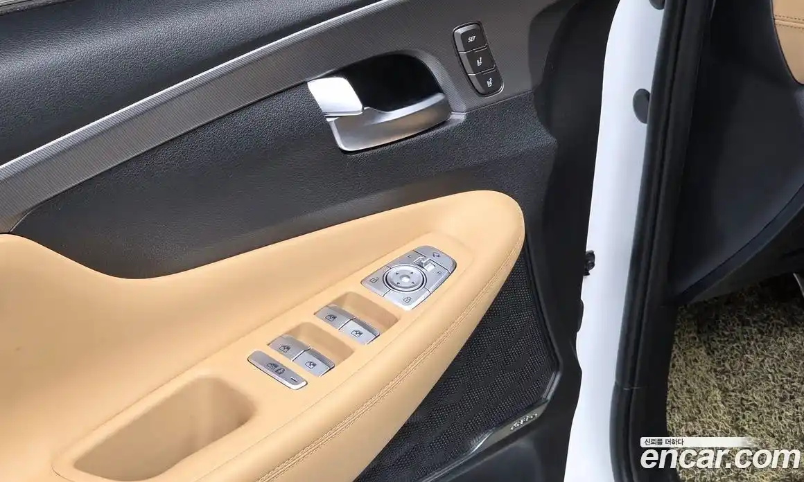 Hyundai Santa Fe 2023 1.6 гидро в Москве № 1417030, фото 16