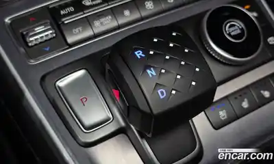Hyundai Santa Fe 2023 1.6 гидро в Москве № 1417030, миниатюра 9