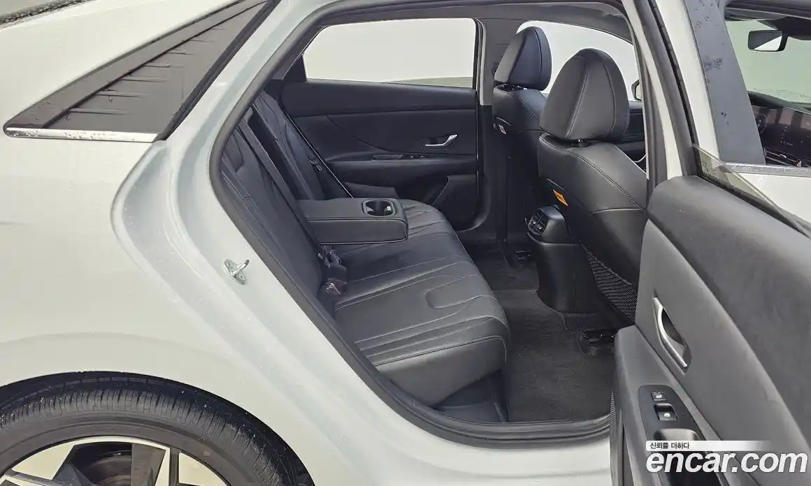 Hyundai Avante 2023 1.6 Автомат в Москве № 1417640, фото 12